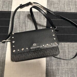 Micheal kors cossbody